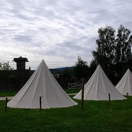 Campingzelte Im Geschichtspark Baernau-tachov *
